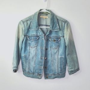 Forever Twenty One‎ Slightly Distressed Light Wash Jean Jacket Medium